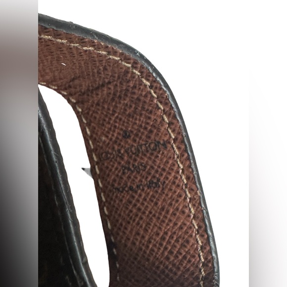 Louis Vuitton Keychain - Picture 6 of 13